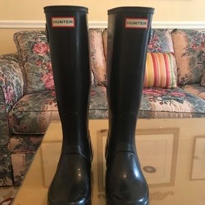 Hunter Tall Rain Boots - Gloss Black - Size 7